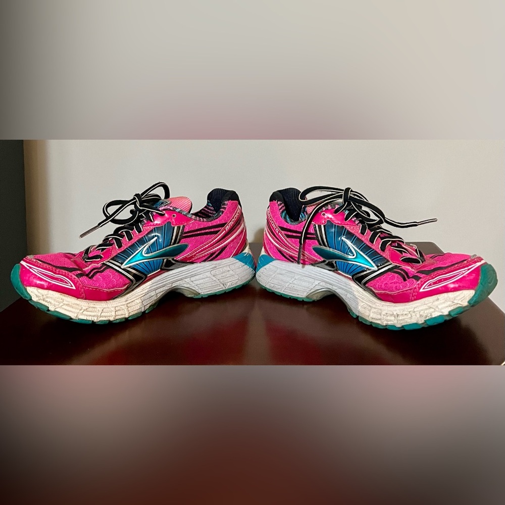Women’s Brook’s running shoes. Worn. Fair condition. Size 6.5